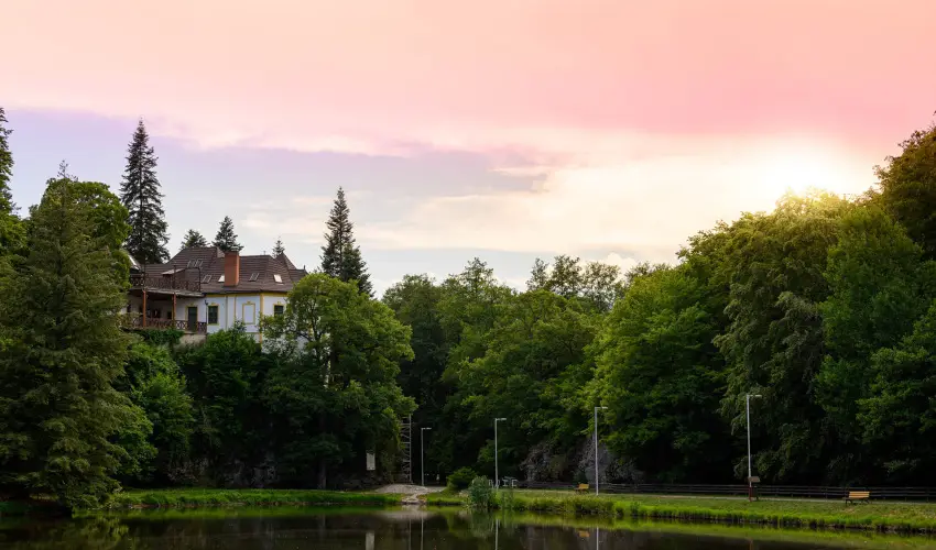 Kkapu Vadszkastly s Hotel & Apartments Nagyhuta - Hsvt (min. 2 j)