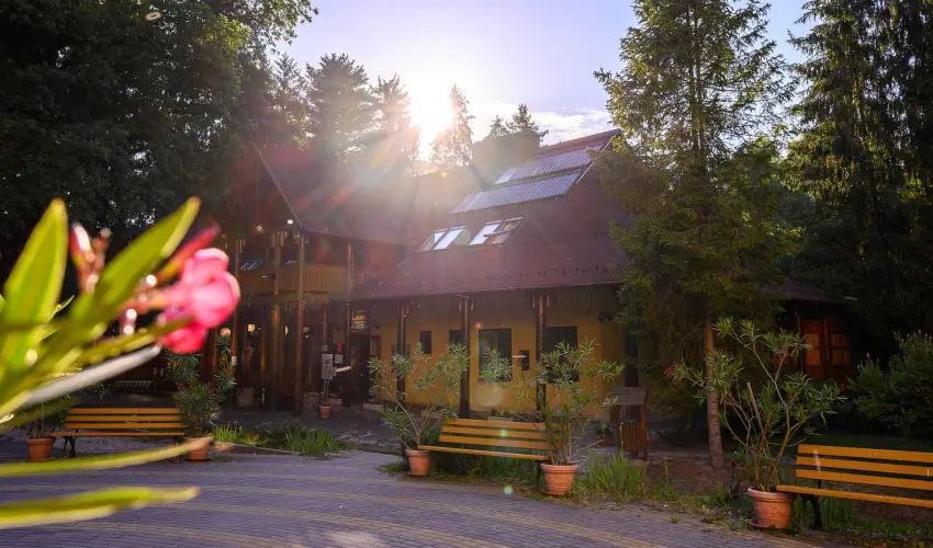 Kkapu Vadszkastly s Hotel & Apartments Nagyhuta - Hsvt (min. 2 j)