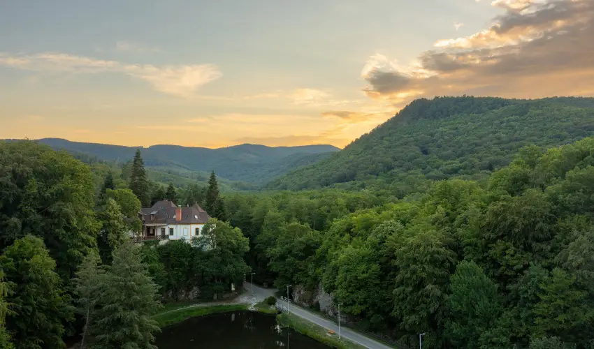 Kkapu Vadszkastly s Hotel & Apartments Nagyhuta - Hsvt (min. 2 j)