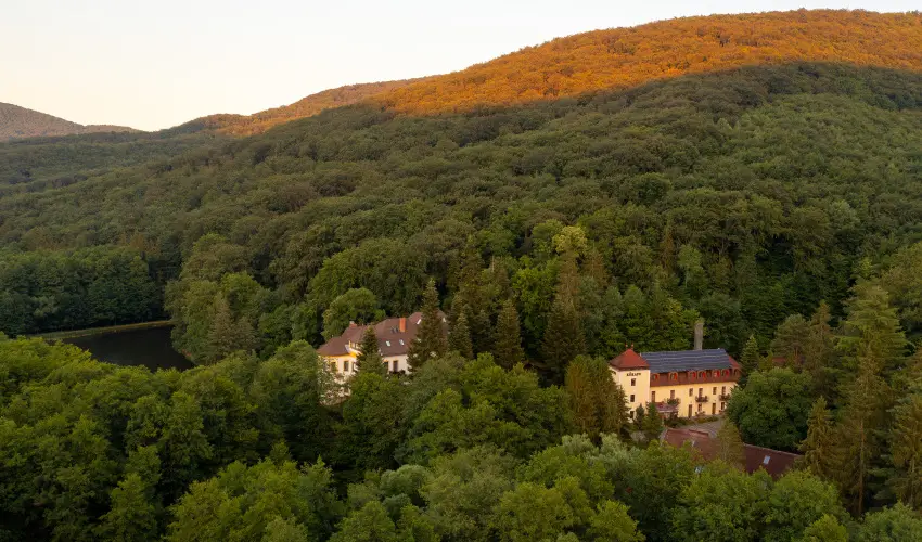 Kkapu Vadszkastly s Hotel & Apartments Nagyhuta - Hsvt (min. 2 j)