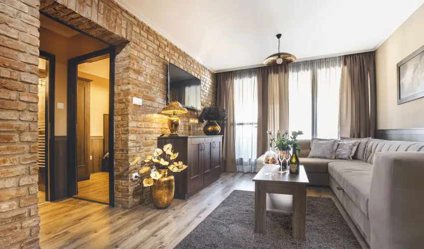 Koml Hotel Gyula - Hsvt (min. 2 j)