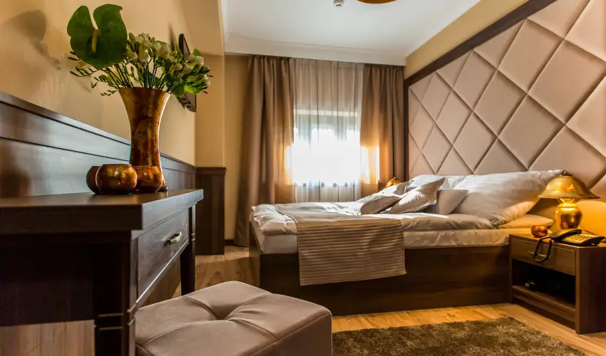 Koml Hotel Gyula - Hsvt (min. 2 j)