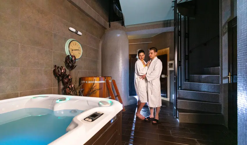 Koml Hotel Gyula - Hsvt (min. 2 j)