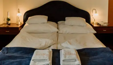 Korona Panzi s tterem Hvz