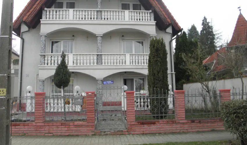 Kristly Apartman Hvz - Hsvt (min. 2 j)