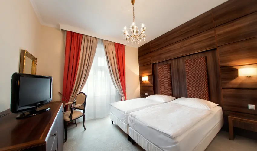 Kristly Imperial Hotel Tata - Hsvt (min. 2 j)