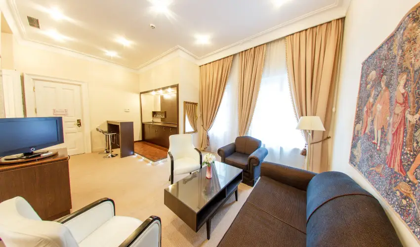 Kristly Imperial Hotel Tata - Hsvt (min. 2 j)