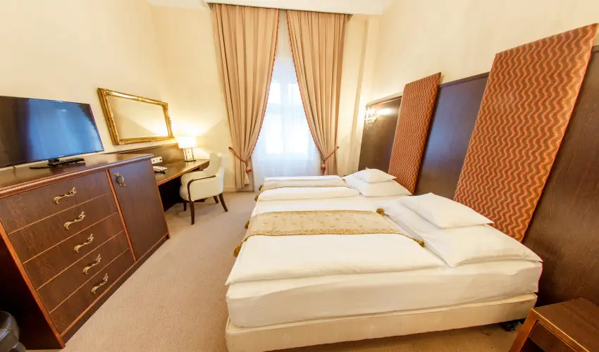 Kristly Imperial Hotel Tata - Hsvt (min. 2 j)