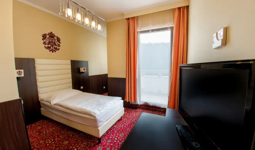 Kristly Imperial Hotel Tata - Hsvt (min. 2 j)