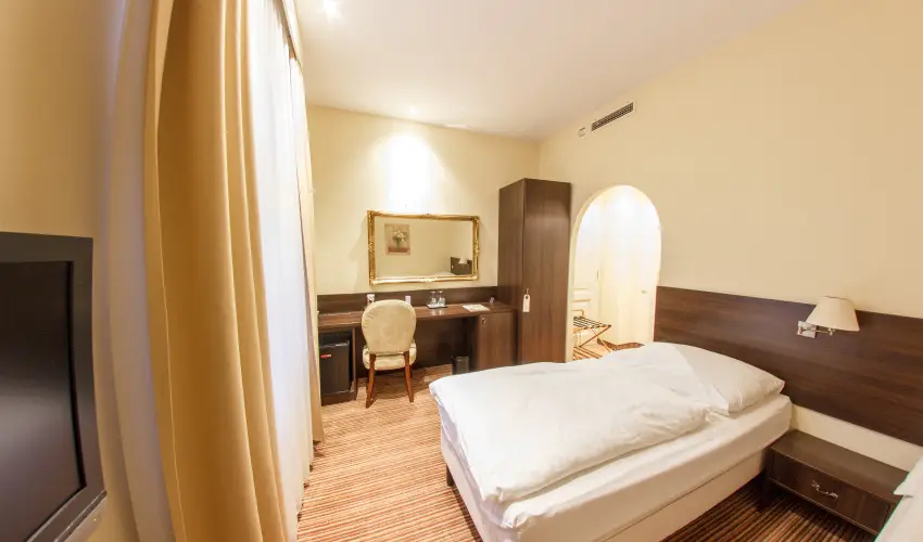 Kristly Imperial Hotel Tata - Hsvt (min. 2 j)