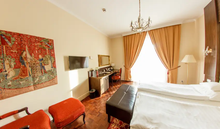 Kristly Imperial Hotel Tata - Hsvt (min. 2 j)