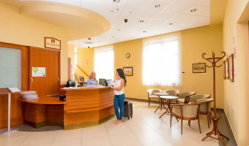 Hotel Kum�nia Kis�jsz�ll�s - H�sv�t