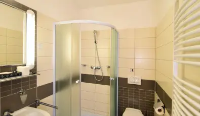 Hotel Kum�nia Kis�jsz�ll�s