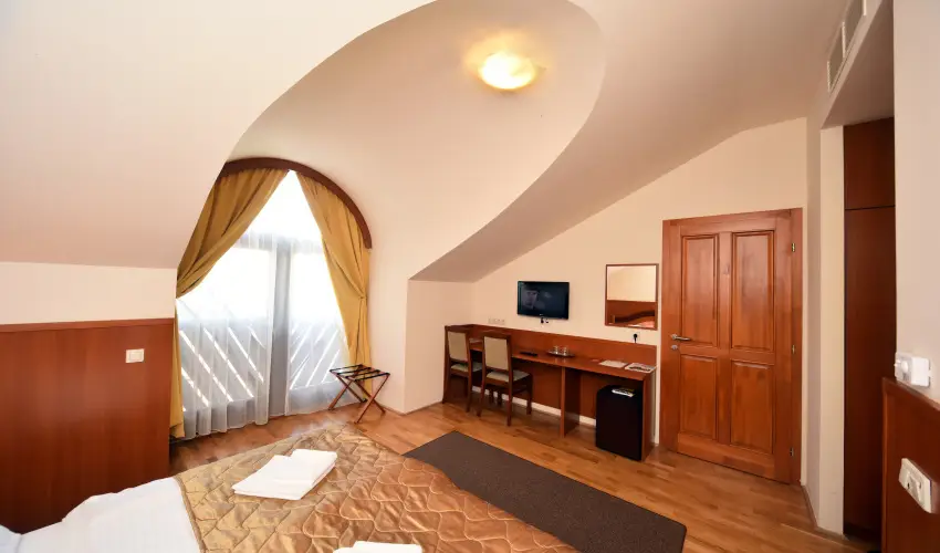 Hotel Kum�nia Kis�jsz�ll�s - H�sv�t