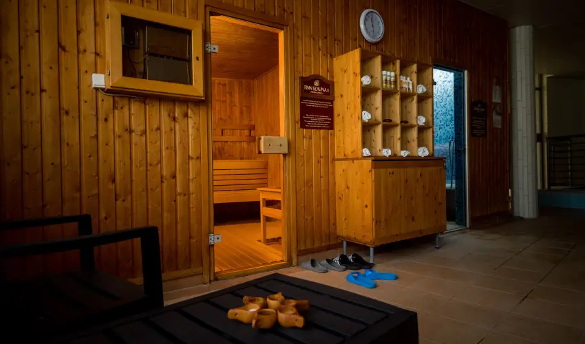 Hotel Kum�nia Kis�jsz�ll�s - H�sv�t