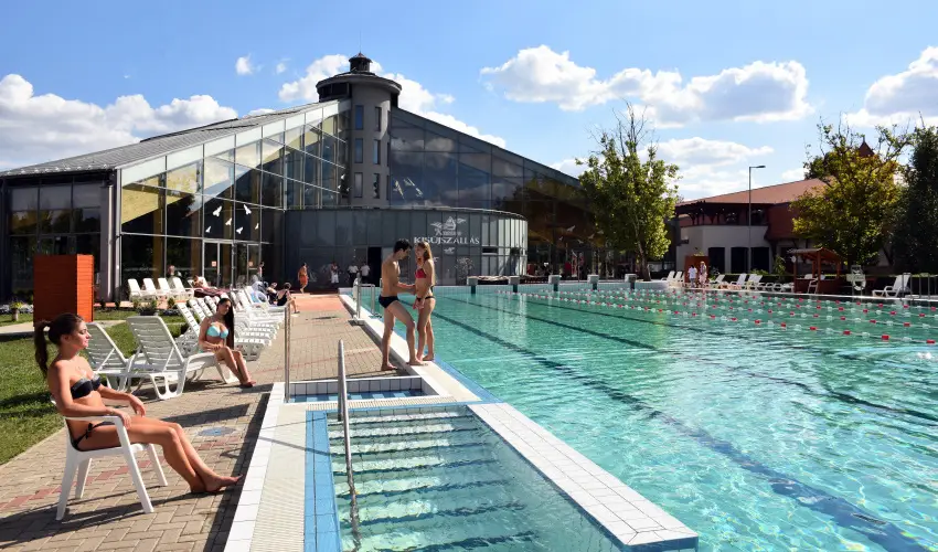 Hotel Kum�nia Kis�jsz�ll�s - H�sv�t