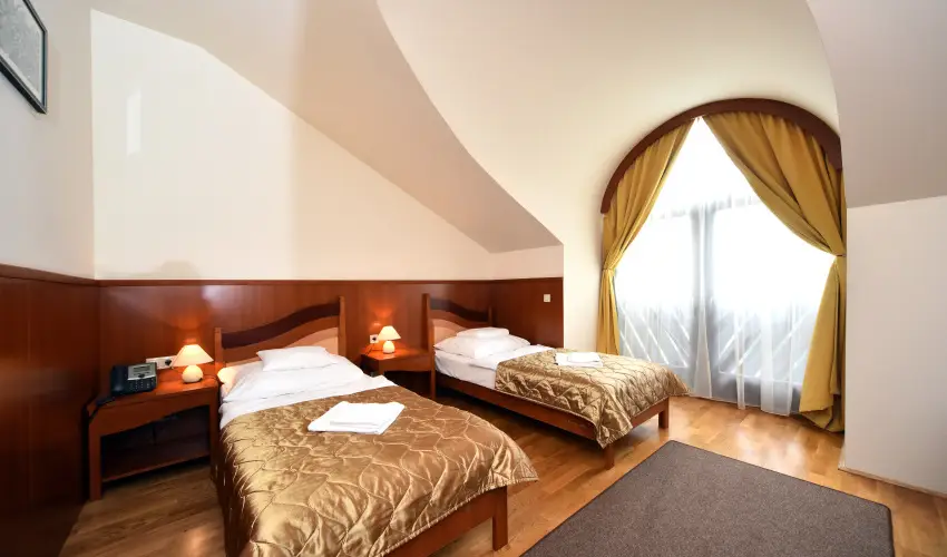 Hotel Kum�nia Kis�jsz�ll�s - H�sv�t