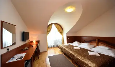 Hotel Kum�nia Kis�jsz�ll�s