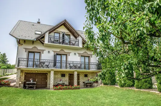 Laky Villa - Hsvt (min. 2 j)