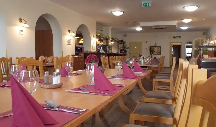 Land-Plan Hotel & Restaurant T�lt�stava - H�sv�t 