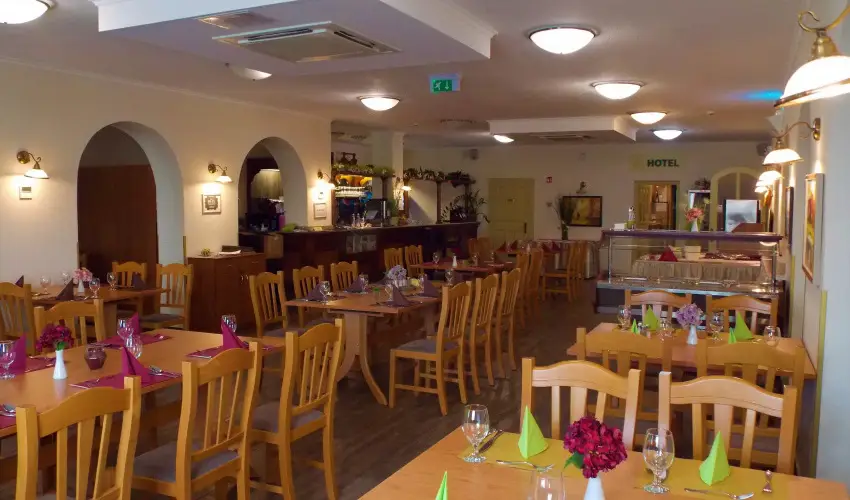 Land-Plan Hotel & Restaurant T�lt�stava - H�sv�t 