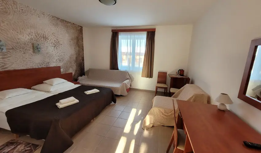 Ligetalja Term�l Hotel Pen�szlek - H�sv�t (min. 3 �j)