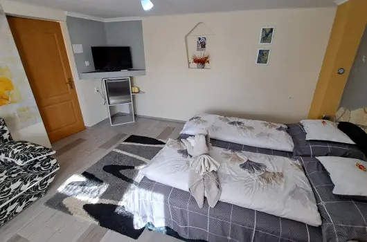 Margar�ta Panzi� - H�sv�t (min. 2 �j)