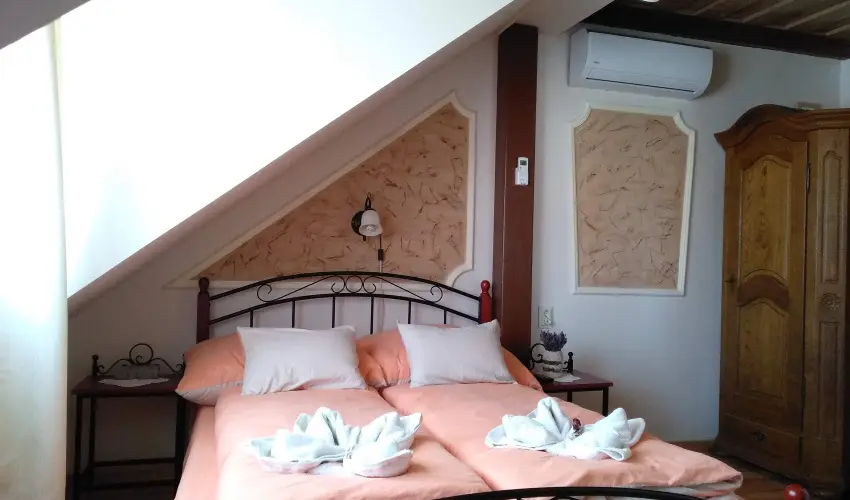 Margar�ta Panzi� S�rospatak - H�sv�t (min. 2 �j)