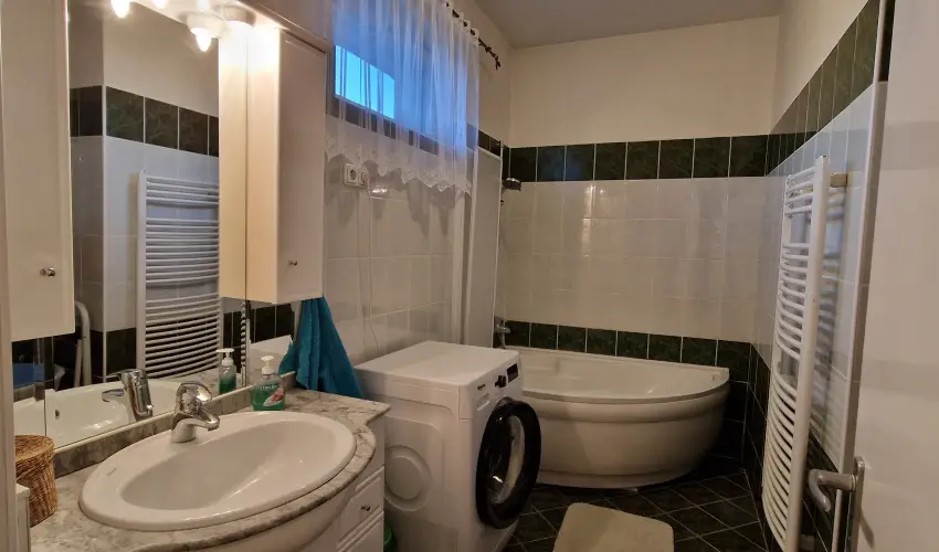 M�rk�i Vend�gh�z M�rk� - H�sv�t (min. 2 �j)