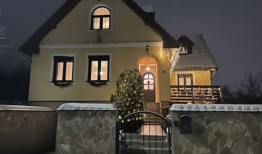 M�rk�i Vend�gh�z - kapu a Bakonyra M�rk� - H�sv�t (min. 2 �j)