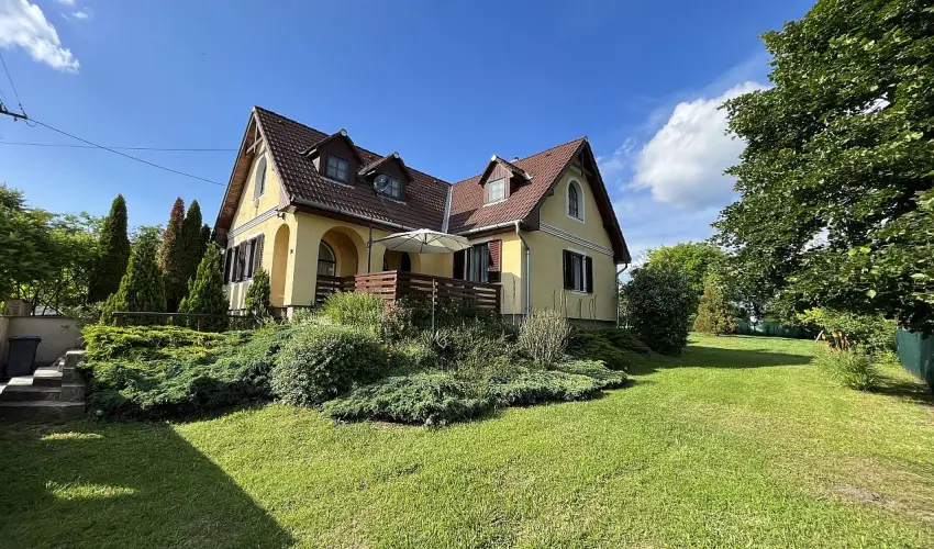 M�rk�i Vend�gh�z - kapu a Bakonyra M�rk� - H�sv�t (min. 2 �j)