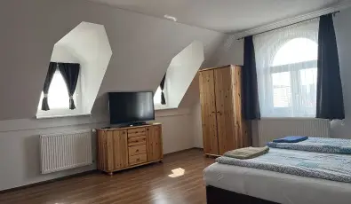 M�rk�i Vend�gh�z - kapu a Bakonyra M�rk�