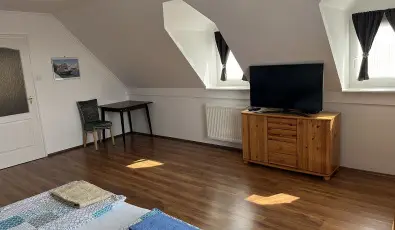 M�rk�i Vend�gh�z - kapu a Bakonyra M�rk�