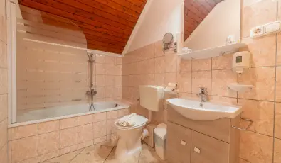 M�rv�ny Panzi� Hajd�szoboszl�