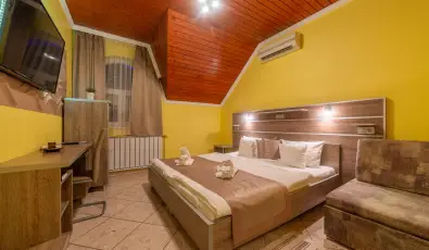 M�rv�ny Panzi� Hajd�szoboszl�