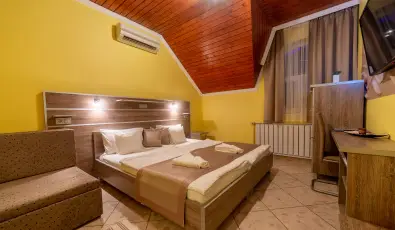 M�rv�ny Panzi� Hajd�szoboszl�