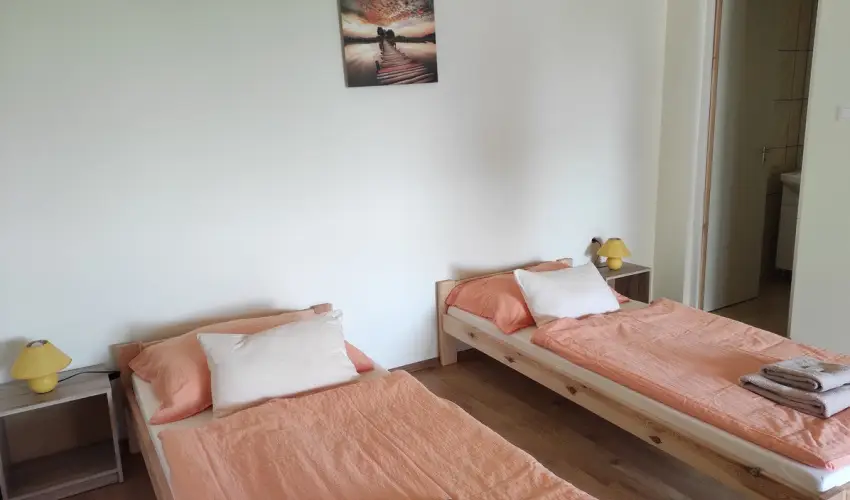 Montana Vendghz Balatonederics - Hsvt (min. 2 j)