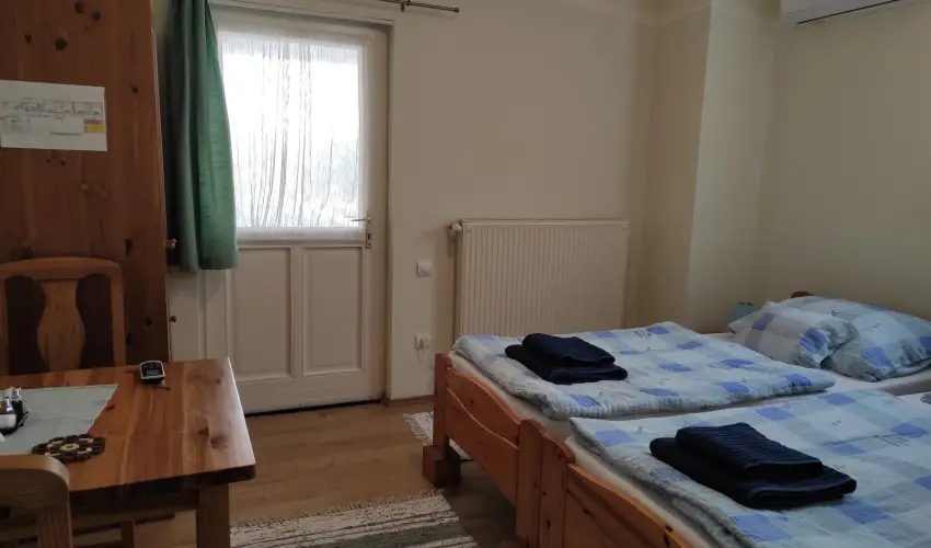 Montana Vendghz Balatonederics - Hsvt (min. 2 j)