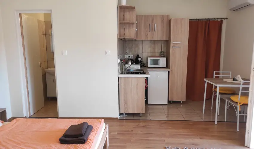 Montana Vendghz Balatonederics - Hsvt (min. 2 j)