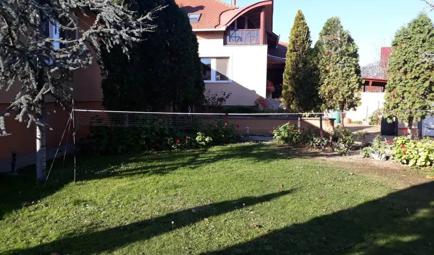 Napsugr Kenzy Lux Apartman Vendghzak Hajdszoboszl - Hsvt (min. 2 j)