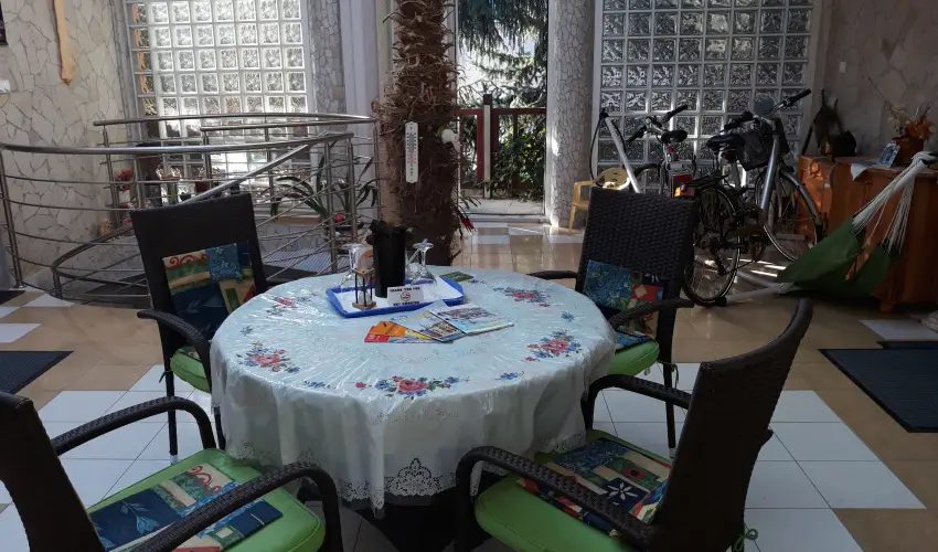 Napsugr Kenzy Lux Apartman Vendghzak Hajdszoboszl - Hsvt (min. 2 j)