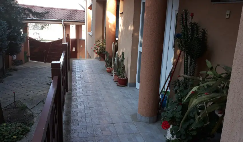 Napsugr Kenzy Lux Apartman Vendghzak Hajdszoboszl - Hsvt (min. 2 j)