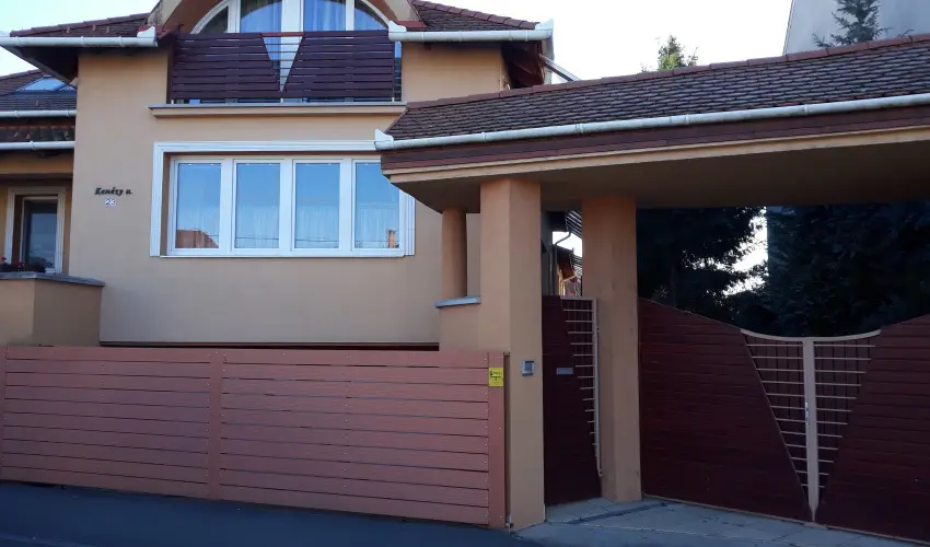 Napsugr Kenzy Lux Apartman Vendghzak Hajdszoboszl - Hsvt (min. 2 j)