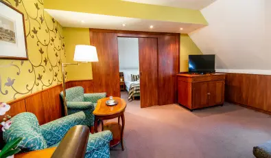 Nyerges Hotel Term�l Monor