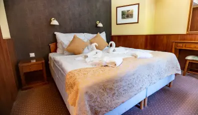 Nyerges Hotel Term�l Monor