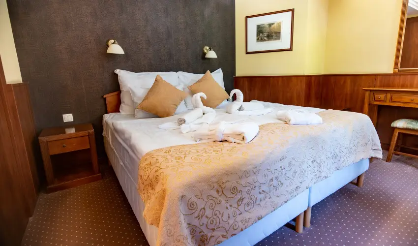 Nyerges Hotel Term�l Monor - H�sv�t 