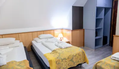 Nyerges Hotel Term�l Monor