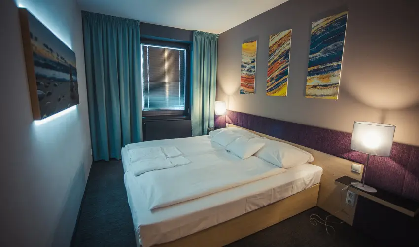 Onyx Luxury Srvr Srvr - Hsvt (min. 2 j)