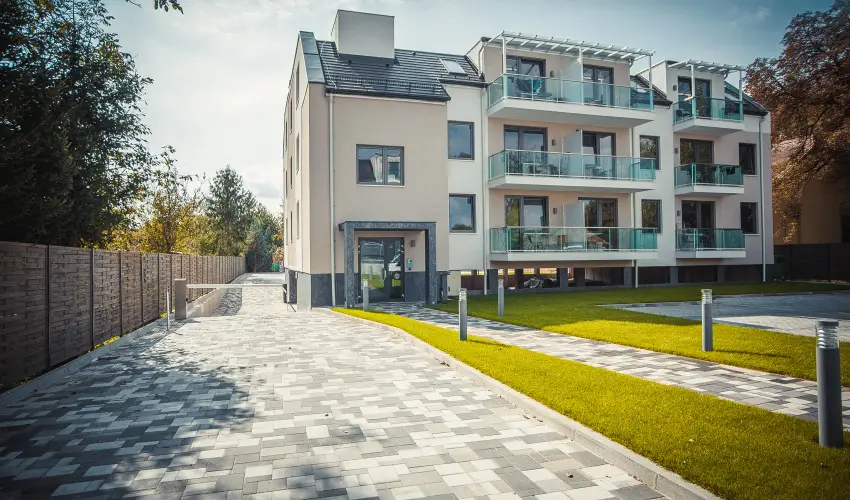 Onyx Luxury Srvr Srvr - Hsvt (min. 2 j)