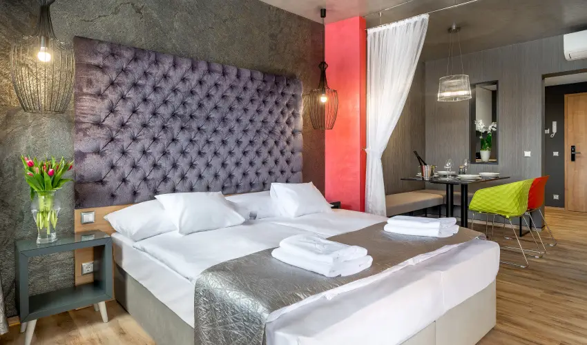 Onyx Luxury Srvr Srvr - Hsvt (min. 2 j)